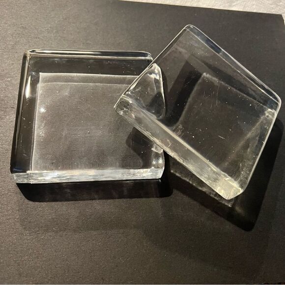 Set a 2 Clear Glass Paperweight Tiles - Picture 2 of 6
